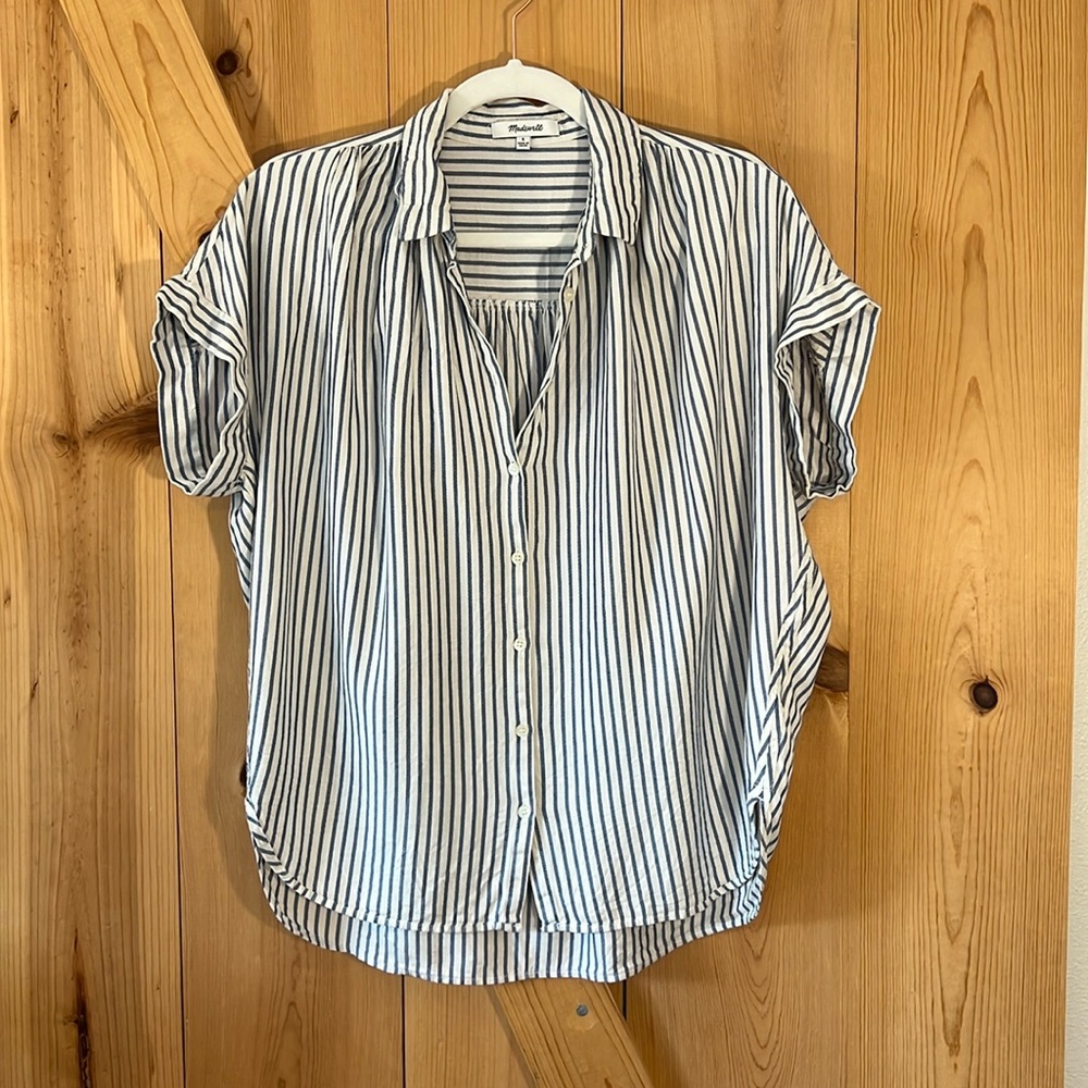 Madewell button-down short sleeved shirt with blue pinstripe 100% viscose size S